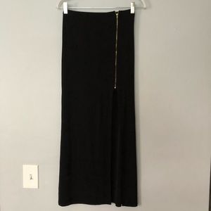 ✨6 for $15 sale ✨ Charlotte Russe slit maxi skirt